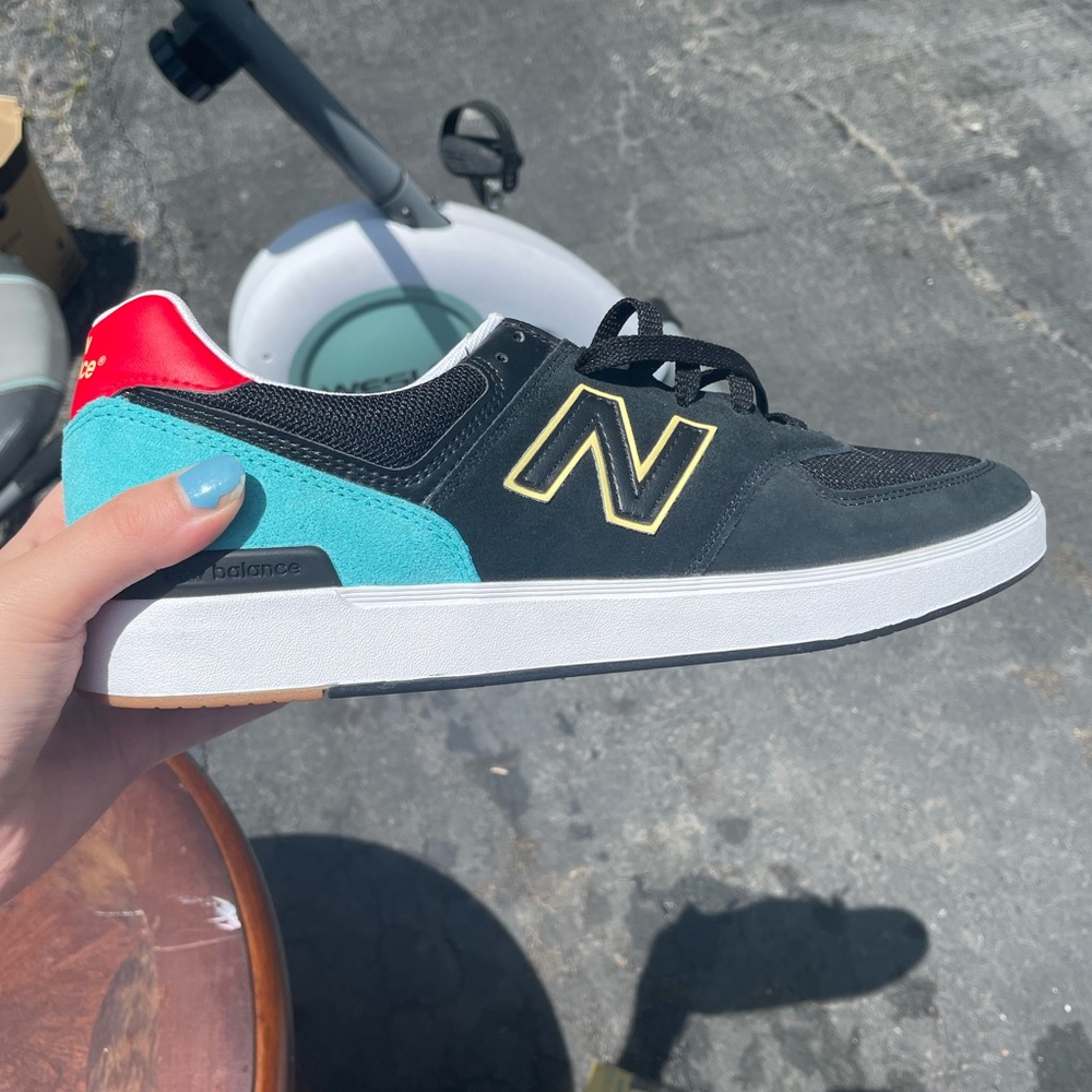 New Balance Athletic Shoes Black and Blue Performance